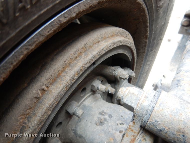 image for item DG5943 2006 Peterbilt 378 semi truck