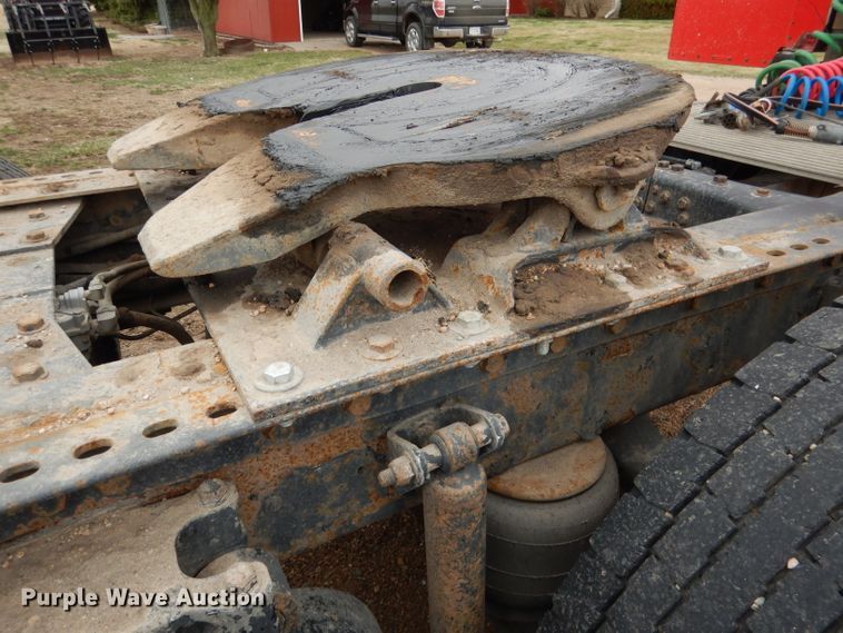 image for item DG5943 2006 Peterbilt 378 semi truck