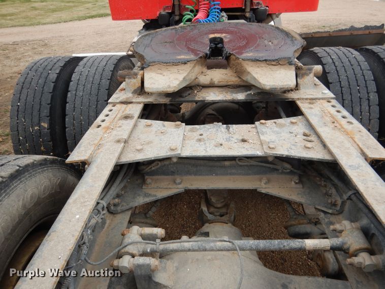 image for item DG5943 2006 Peterbilt 378 semi truck