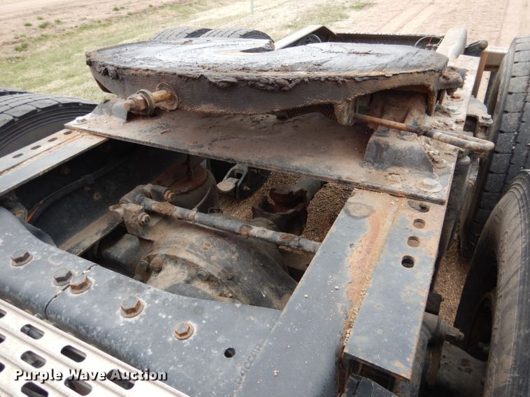 image for item DG5943 2006 Peterbilt 378 semi truck