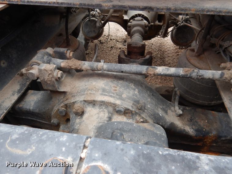 image for item DG5943 2006 Peterbilt 378 semi truck