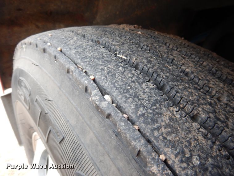 image for item DG5943 2006 Peterbilt 378 semi truck