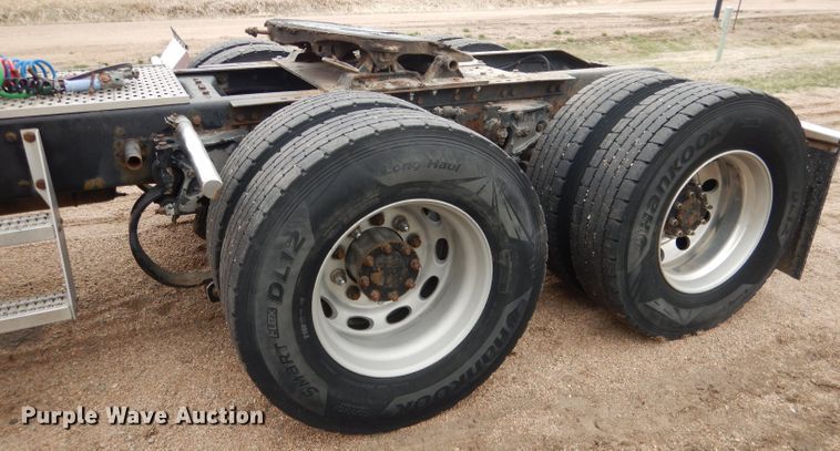 image for item DG5943 2006 Peterbilt 378 semi truck