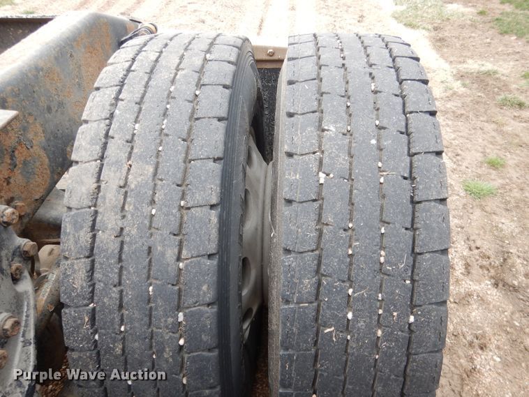 image for item DG5943 2006 Peterbilt 378 semi truck