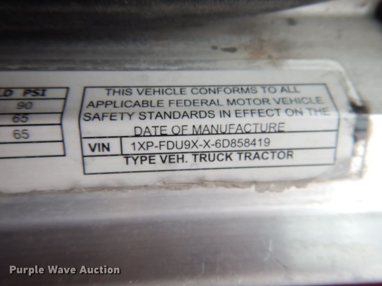 image for item DG5943 2006 Peterbilt 378 semi truck