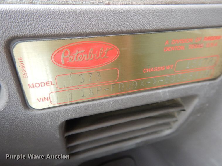 image for item DG5943 2006 Peterbilt 378 semi truck
