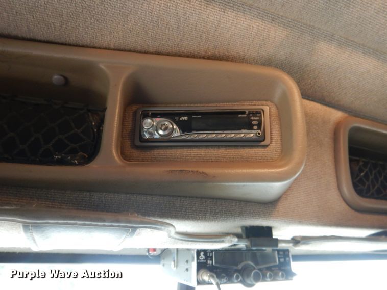 image for item DG5944 2005 Peterbilt 379 semi truck