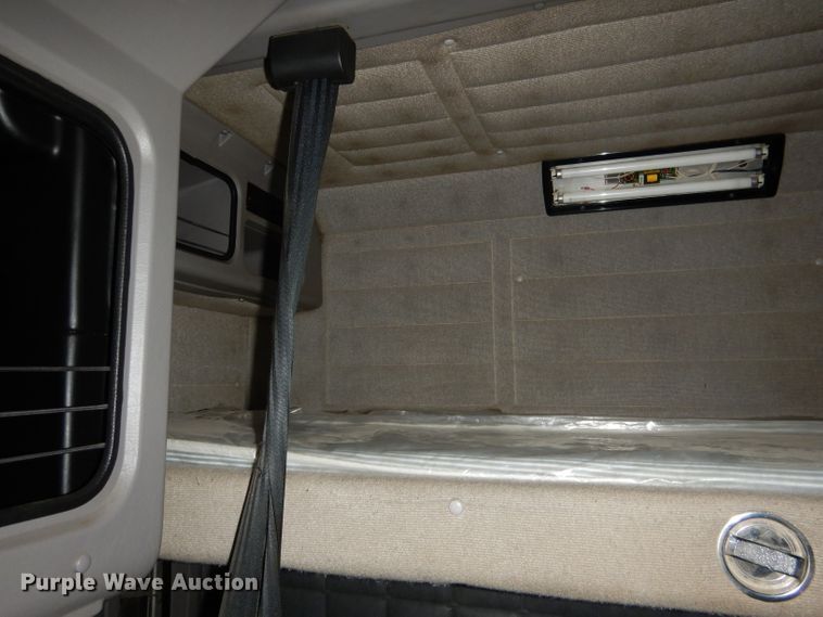 image for item DG5944 2005 Peterbilt 379 semi truck