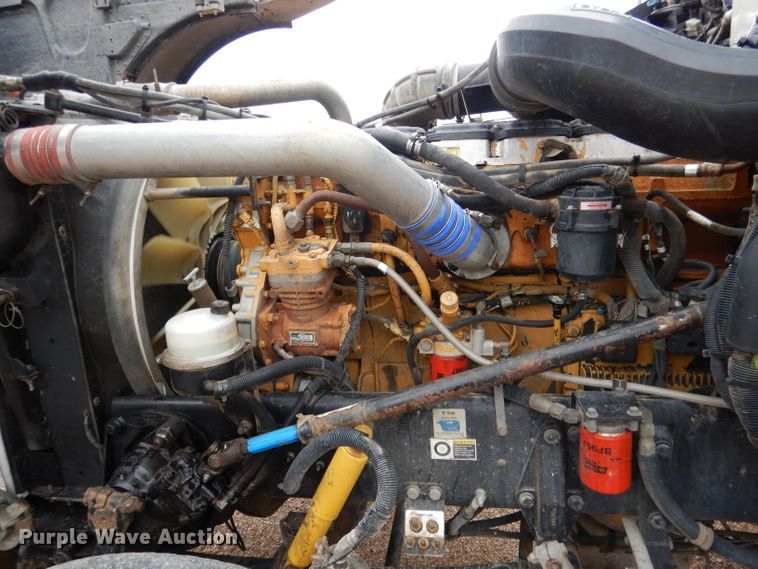 image for item DG5944 2005 Peterbilt 379 semi truck