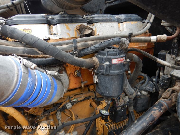 image for item DG5944 2005 Peterbilt 379 semi truck