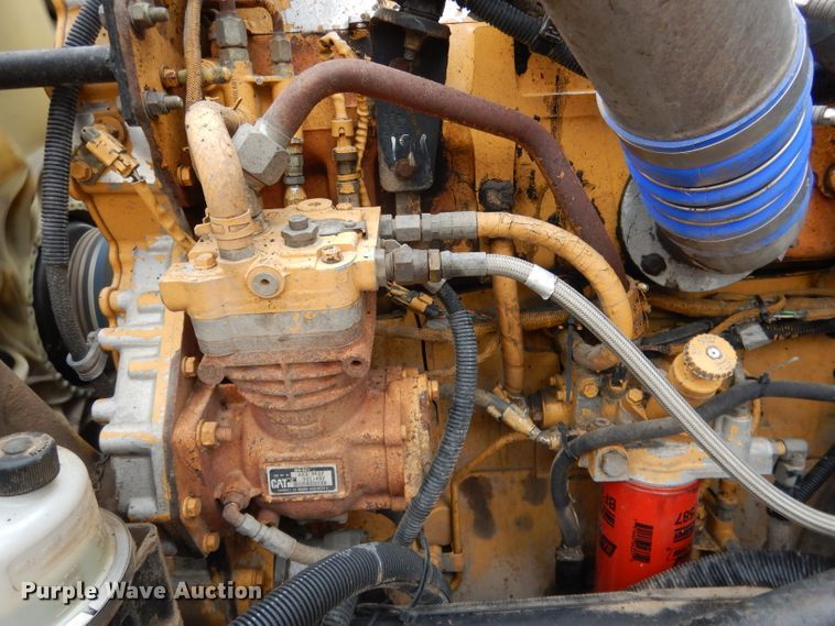 image for item DG5944 2005 Peterbilt 379 semi truck