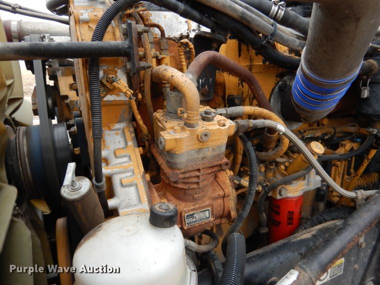 image for item DG5944 2005 Peterbilt 379 semi truck