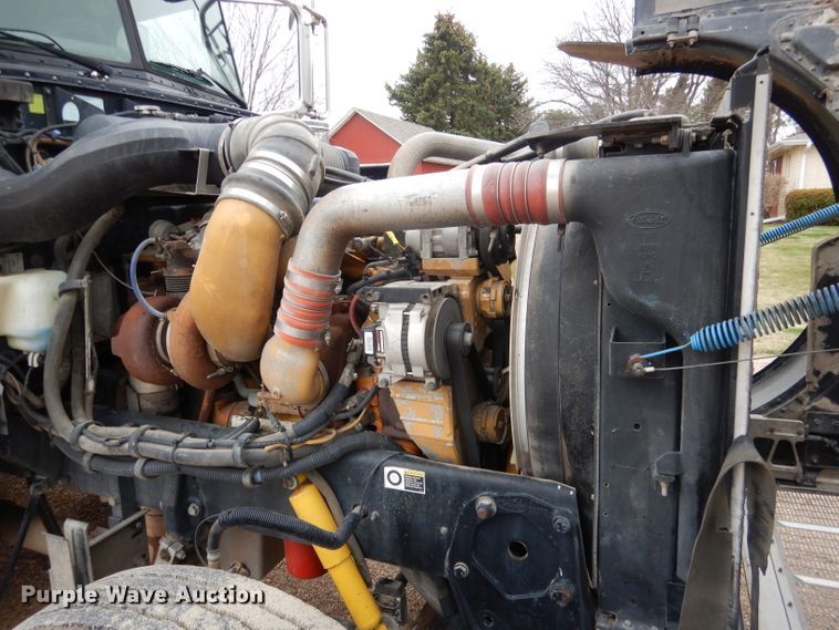 image for item DG5944 2005 Peterbilt 379 semi truck