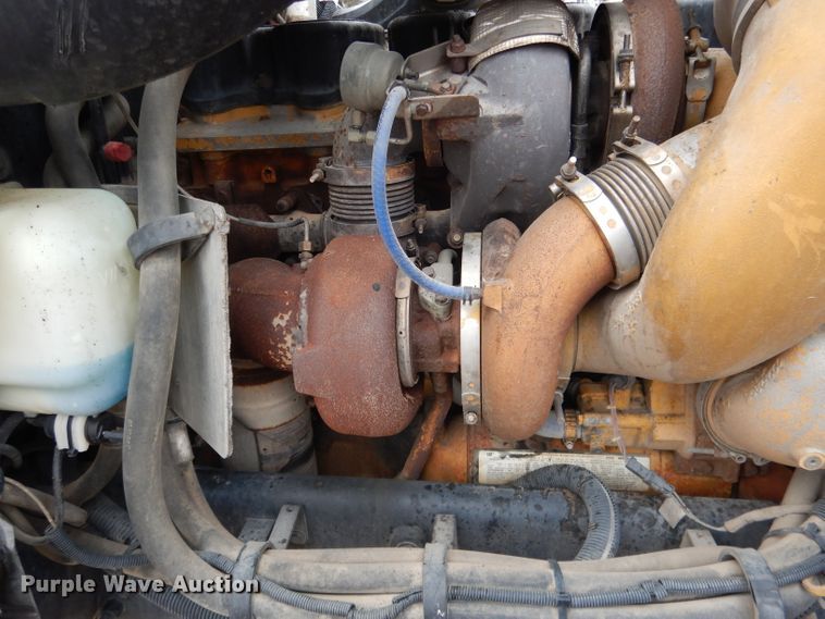 image for item DG5944 2005 Peterbilt 379 semi truck