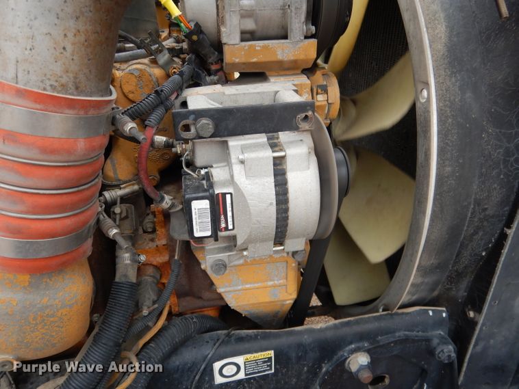 image for item DG5944 2005 Peterbilt 379 semi truck