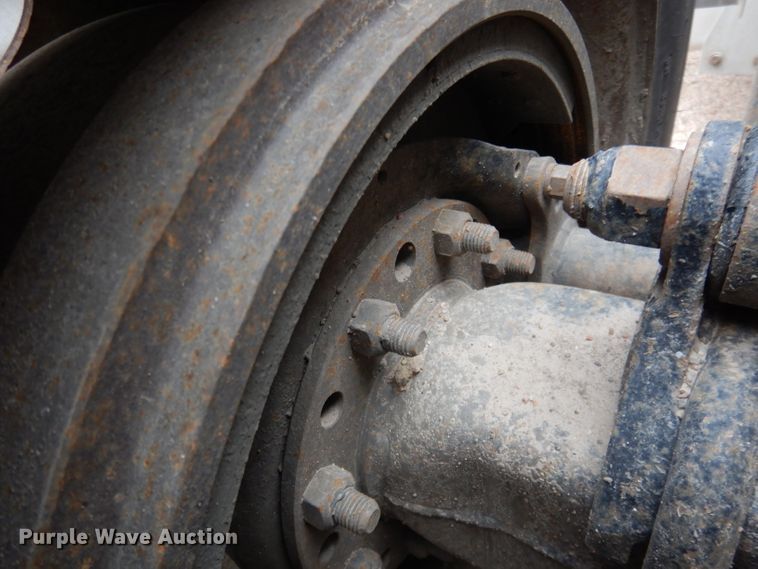 image for item DG5944 2005 Peterbilt 379 semi truck