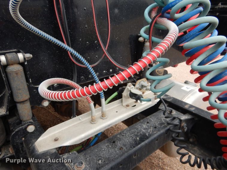 image for item DG5944 2005 Peterbilt 379 semi truck