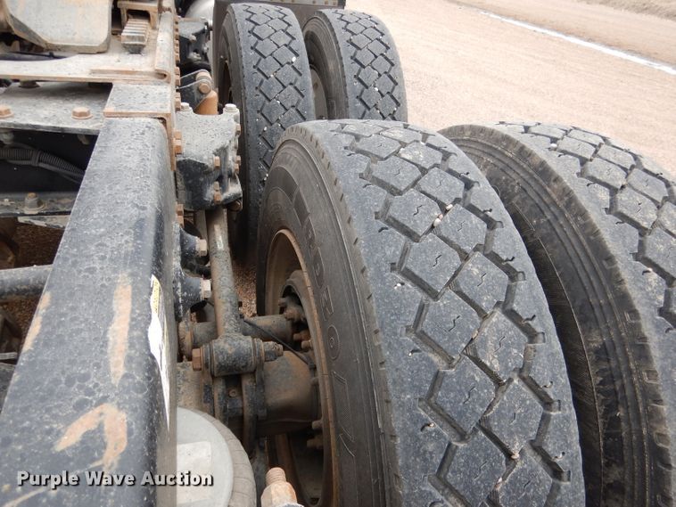 image for item DG5944 2005 Peterbilt 379 semi truck