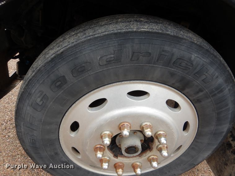 image for item DG5944 2005 Peterbilt 379 semi truck