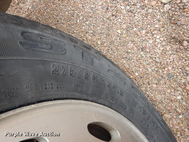 image for item DG5944 2005 Peterbilt 379 semi truck