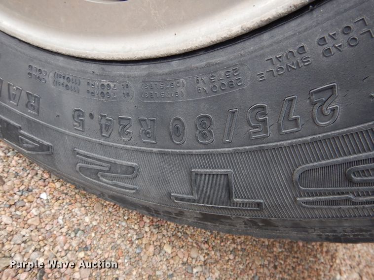 image for item DG5944 2005 Peterbilt 379 semi truck