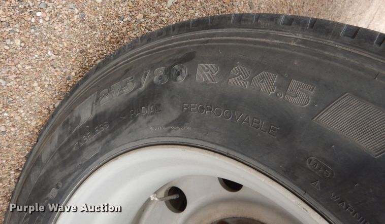 image for item DG5944 2005 Peterbilt 379 semi truck