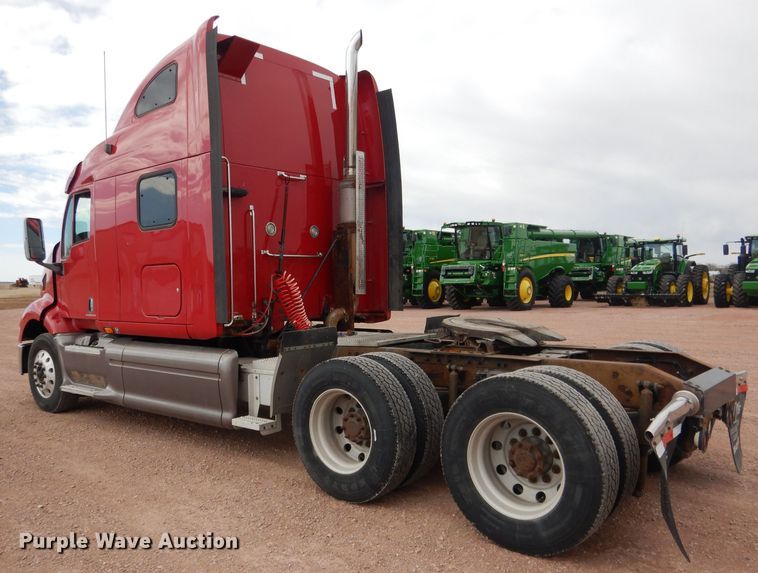 image for item DG5946 2007 Peterbilt 387 semi truck