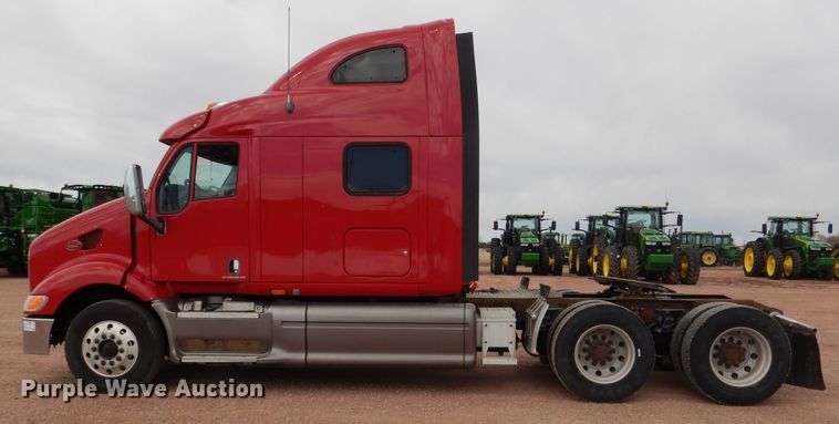 image for item DG5946 2007 Peterbilt 387 semi truck