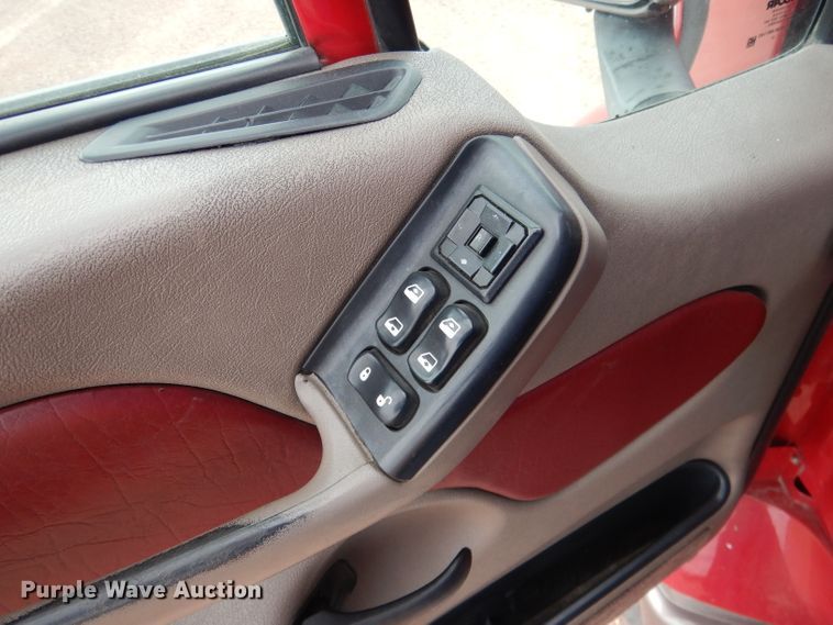 image for item DG5946 2007 Peterbilt 387 semi truck