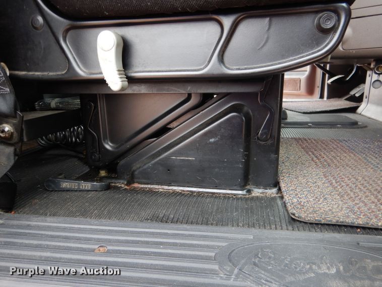 image for item DG5946 2007 Peterbilt 387 semi truck