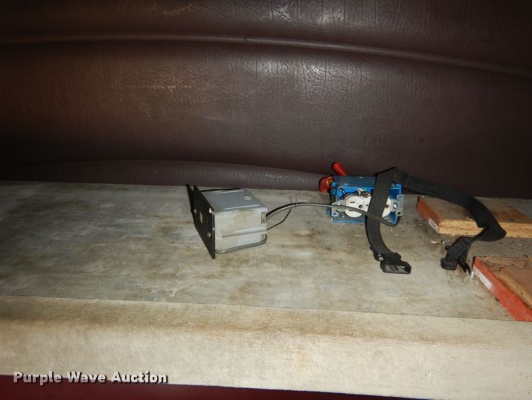 image for item DG5946 2007 Peterbilt 387 semi truck