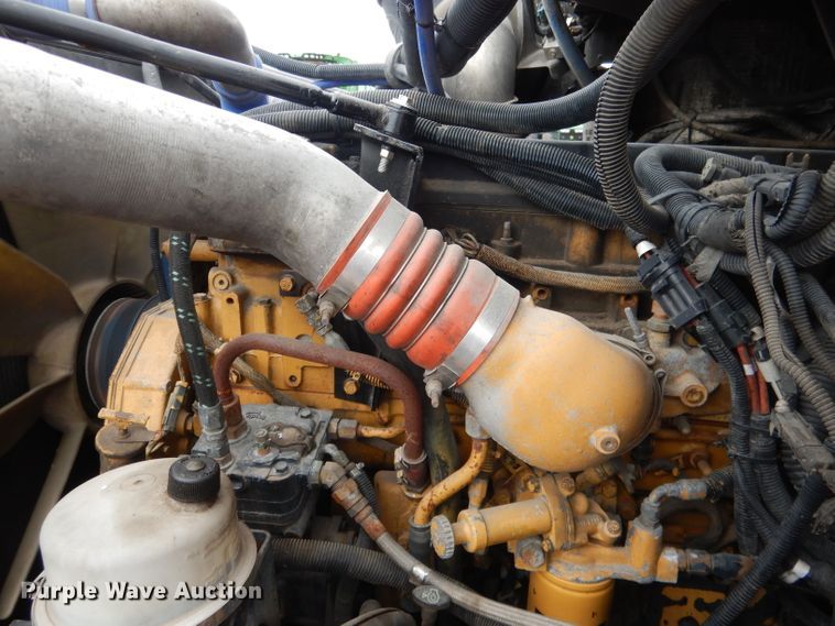 image for item DG5946 2007 Peterbilt 387 semi truck