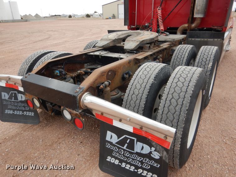 image for item DG5946 2007 Peterbilt 387 semi truck