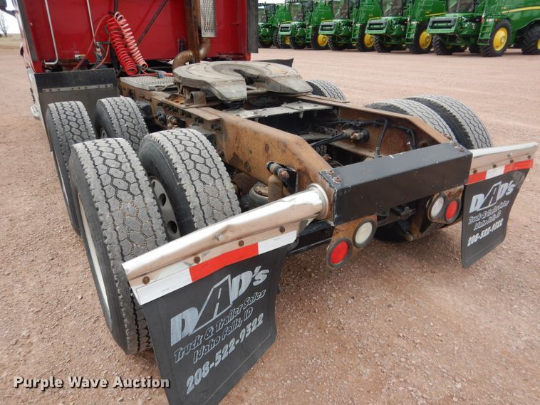 image for item DG5946 2007 Peterbilt 387 semi truck