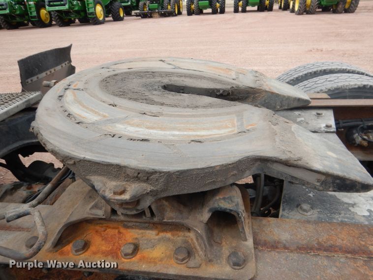 image for item DG5946 2007 Peterbilt 387 semi truck