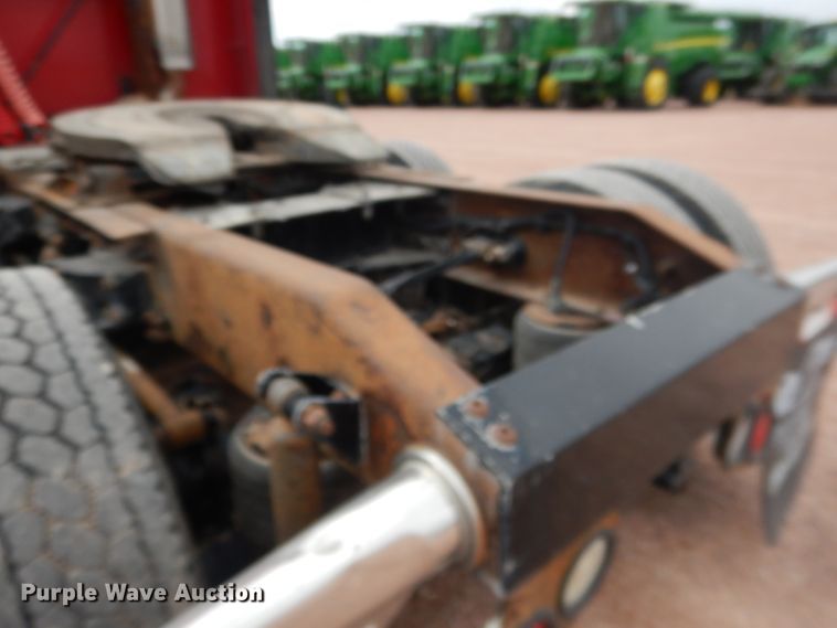 image for item DG5946 2007 Peterbilt 387 semi truck