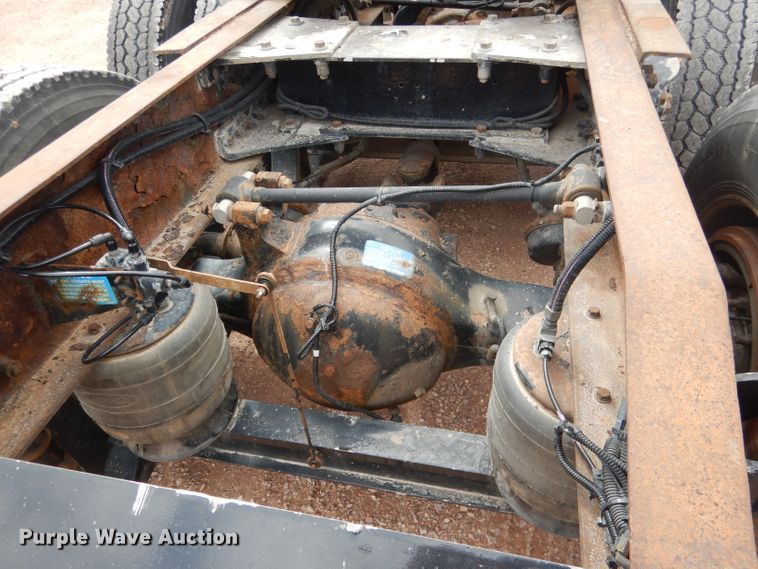 image for item DG5946 2007 Peterbilt 387 semi truck