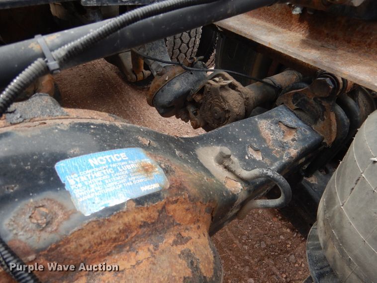 image for item DG5946 2007 Peterbilt 387 semi truck