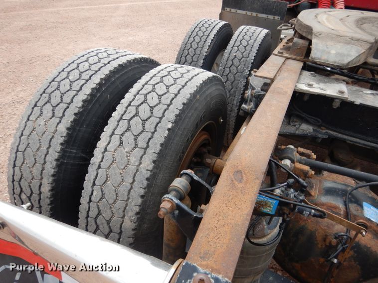 image for item DG5946 2007 Peterbilt 387 semi truck