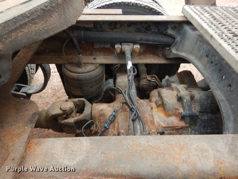 image for item DG5946 2007 Peterbilt 387 semi truck