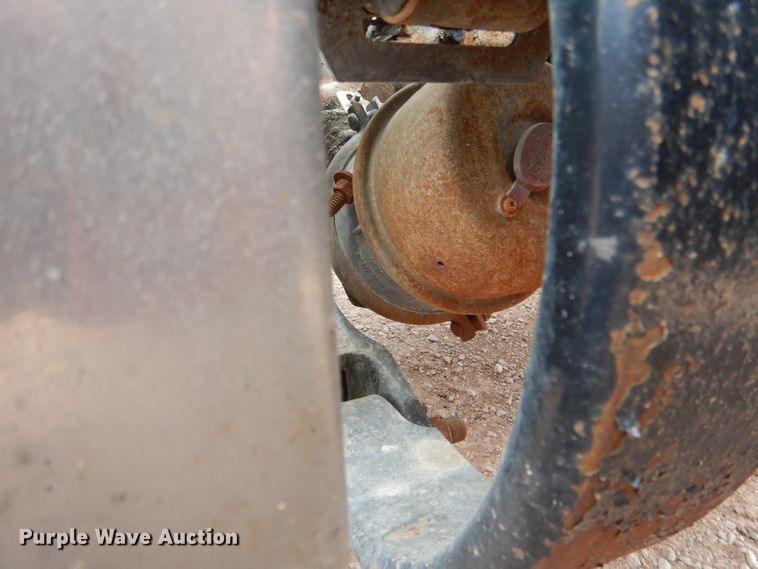 image for item DG5946 2007 Peterbilt 387 semi truck