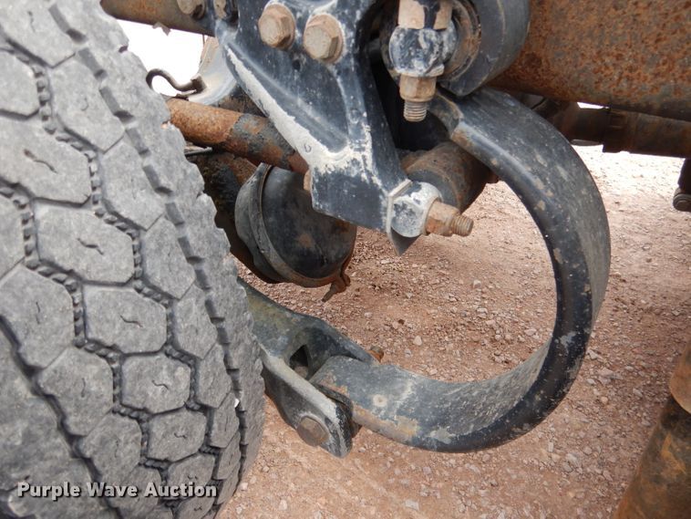 image for item DG5946 2007 Peterbilt 387 semi truck