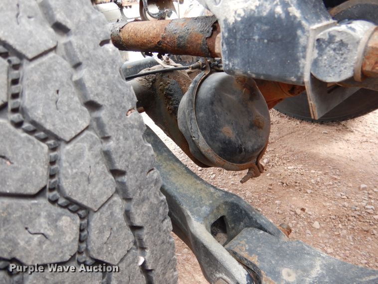 image for item DG5946 2007 Peterbilt 387 semi truck