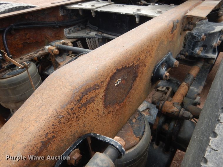 image for item DG5946 2007 Peterbilt 387 semi truck