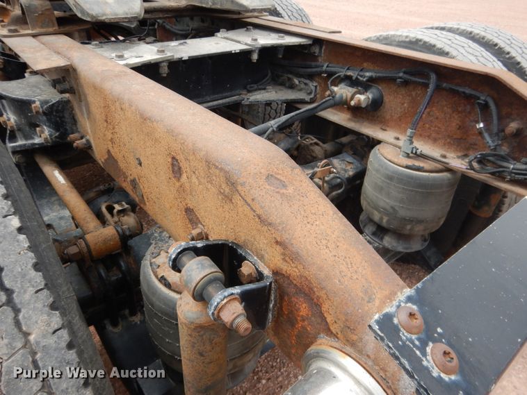 image for item DG5946 2007 Peterbilt 387 semi truck