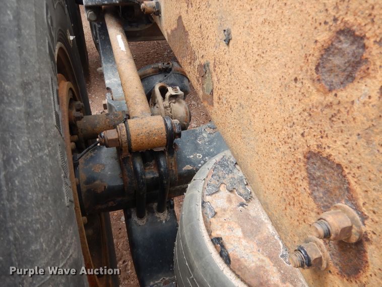 image for item DG5946 2007 Peterbilt 387 semi truck