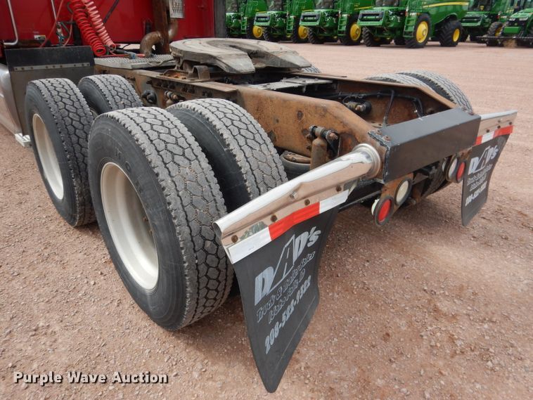 image for item DG5946 2007 Peterbilt 387 semi truck