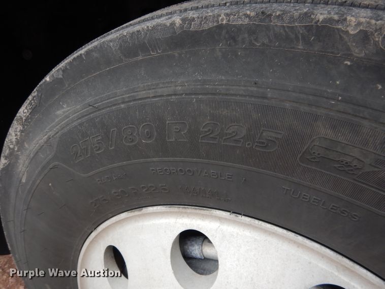 image for item DG5946 2007 Peterbilt 387 semi truck