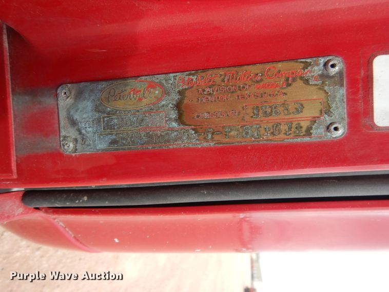 image for item DG5946 2007 Peterbilt 387 semi truck