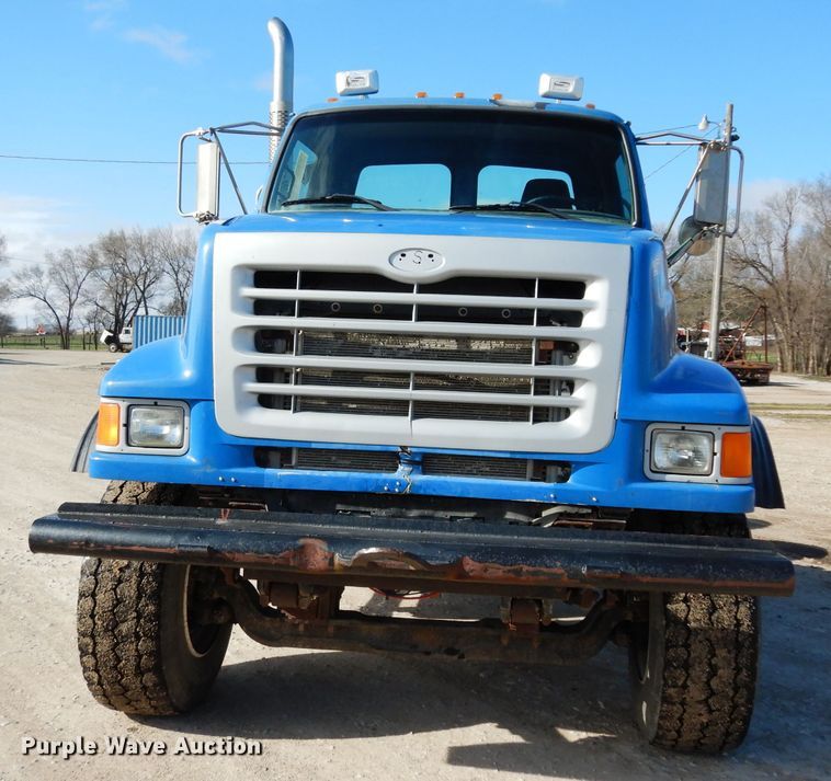 image for item DG6351 2006 Sterling LT8500 truck cab and chassis